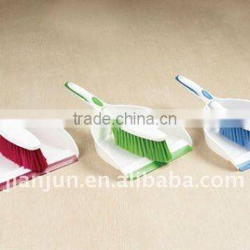 plastic dustpan with brush set