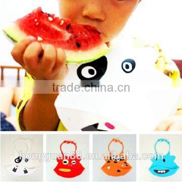 Food grade cute baby pouchs , waterproof promotinal gift nice silicone baby bibs, kids silicone bellyband