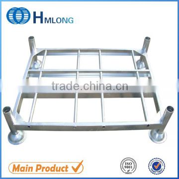 Galvanized fabricated pallet rack with posts