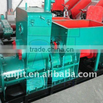 Automatic vaccum extruder for clay brick