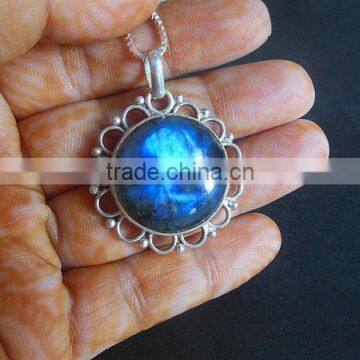 falak gems Labradorite Pendant - Artisan pendant - Bezel set pendant