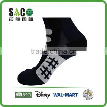 Well Pattern Black Cotton Sports Socks