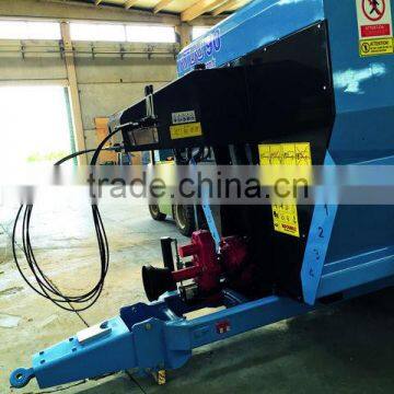Animal feed cutting machinee / Cow Feed Grass Cutter Machine / Feed Mixer Wagon
