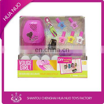 Little Girl play nail dryer set