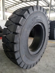 1200R20 Solid Truck Tyre