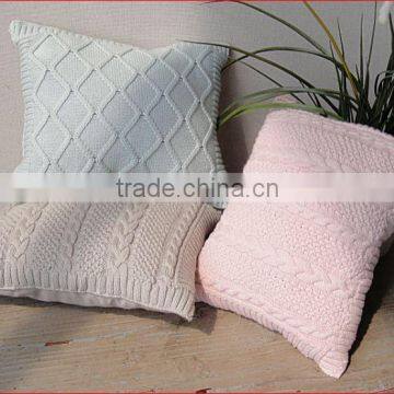 Knitted pillow