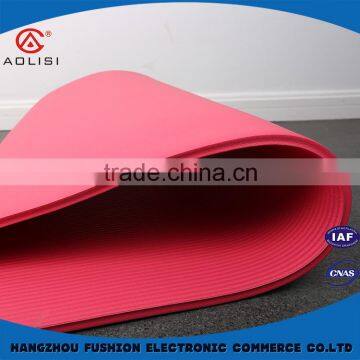 Red or Customizable 3~20mm Thickness Natural Rubber Yoga Mat photo-4