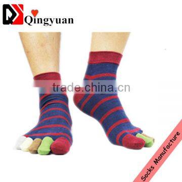 popular design cotton men fashion style five fingers socks stripe breathable men socks