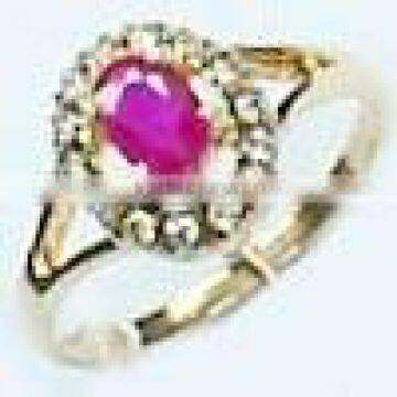 Gold Ring With Ruby & Diamonds