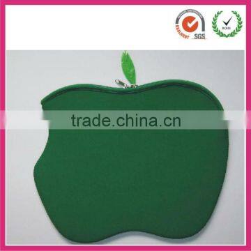 Innovative Apple shaped green neoprene laptop bags for young(dongguan factory)