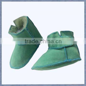 Cheap price light green colour soft leather baby shoes