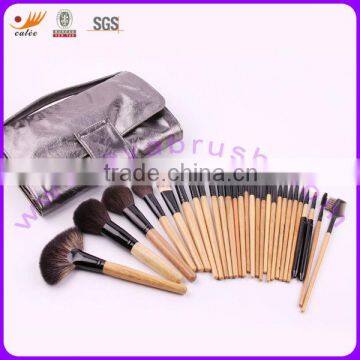 28pcs Cosmetic Brush Set with Wooden Handle and Cosmetic Bag