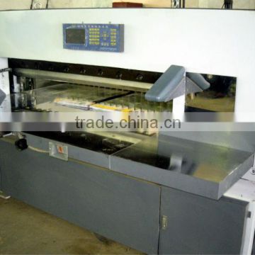 Digital dispaly hydraulic paper cutting machine