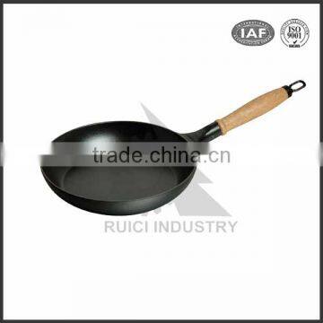 china Custom cast iron fry pan with wooden handle