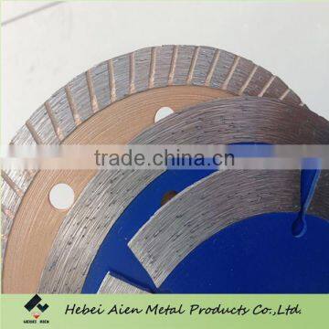 Hot pressed segmented diamond saw blade for granite cutting