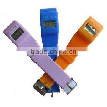 Silicone wristband watch with buckle