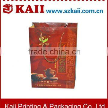 fashionable red paper bag for apparel carrying