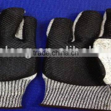 UHMW PE FIBER knitted gloves with rubber on palm,13 gauge,cut resistant level-5