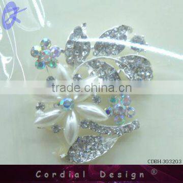 2013 newest jewelry flower shaped pearl rhinestone brooch for sale