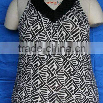Sleeveless V- Neck with EMB Blouse for middle aged women