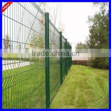 Trangle pvc coated welded wire mesh fence