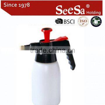 Plastic water sprayer for garden use