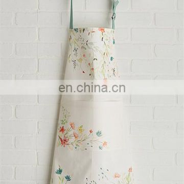 100% Cotton Apron with an adjustable neck & visible center pocket