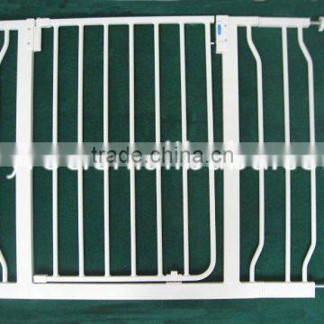 Metal safety gate for baby or pet