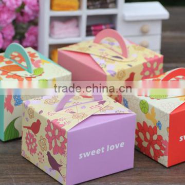 small middle size beautiful Paper Gift Box candy paper box for Chirsmas with paper handle