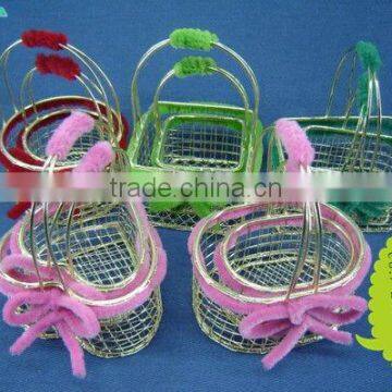 Small wire Art&Collectible decorative with wool rope basket with fixed handle