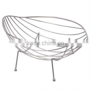 Metal wire fruit basket with stand