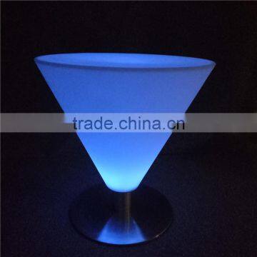 Cheap Wholesale Victorian Furniture Color Changing Glass Bar Table with Inbuilt LEDs for Pub and Strip club