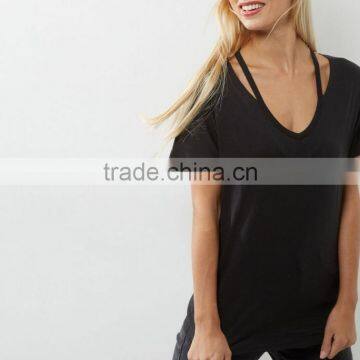 Black Women Ripped Cut Out Elongated t Shirt of Coton Material photo-2