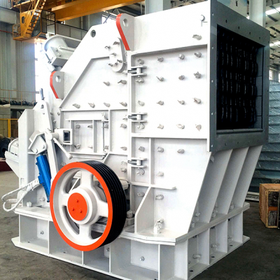 Impact crusher: specifically designed for medium and fine crushing of sand-making materials.