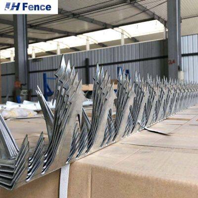 Защитные оцинкованные колючки для стен против взлома. Анти-взломная колючая проволока