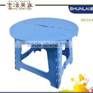 plastic round folding table with kids