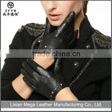 High quality custom made girs Black Leather Gloves With rivet