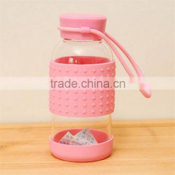 2015 new stylish 360ml colorful silicone sleeve glass water bottle,sealing screw lid handle silicone glass water bottle