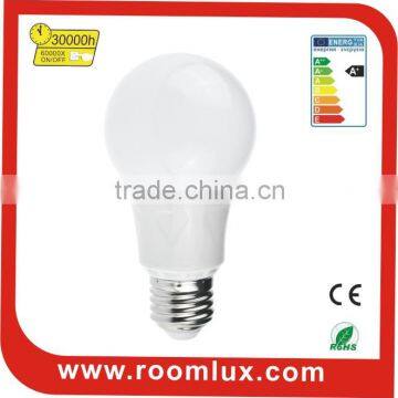 Frosted Plastic A60 LED Light Bulb with E27 Base