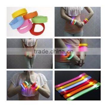 Yiwu Wholesale Low Price Profitional Gift Colorful Fashion Customized Nylon LED Flash Wristband photo-2