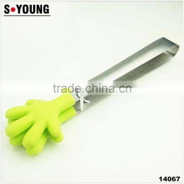 14067 New Hand shape Kitchen and Barbecue Grill Tongs Silicone BBQ Cooking Stainless Steel Locking Food Tong Salad Tongs