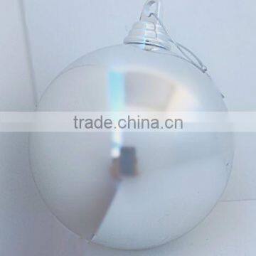 Cheap LARGE SHINY SILVER 200MM PLASTIC CHRISTMAS BALL 8" DIAMETER OUTDOOR ORNAMENT photo-4