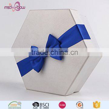 Large Ribbon Bow for Gift Box Wrapping photo-3