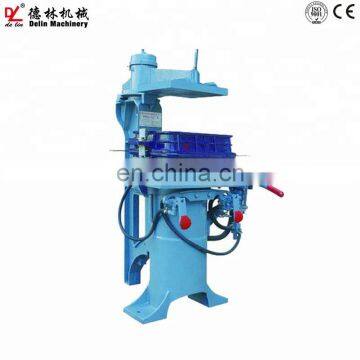 Foundry sand casting molding machine with green sand