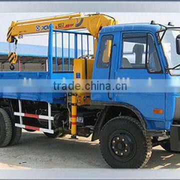 Dongfeng 4x2 crane truck for sale