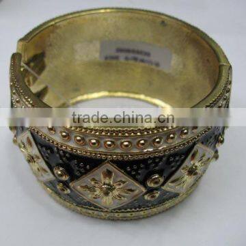 fashion metal bangle