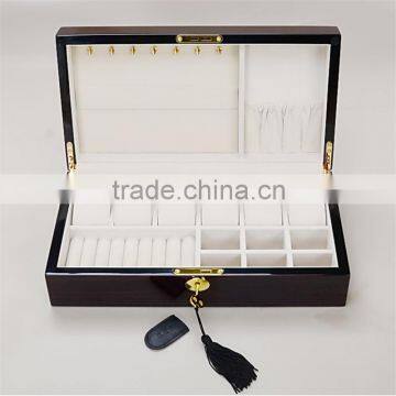 New Arrive Luxury Piano Lacquered Wooden Watch Box With Lock photo-2