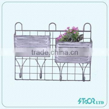 Decorative thin metal wire wall hanger