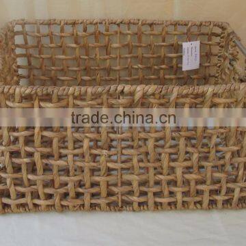 Weaving Water Hyacinth Baskets With Handle and Iron Frame photo-2