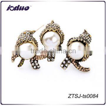 Top Sell Personality Pearl Brooch Design